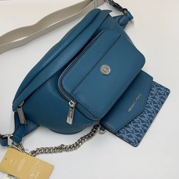 MICHAEL KORS
Maisie Large Pebbled Leather 2-in-1 Sling Pack
Teal
NWT - Picture 11 of 16